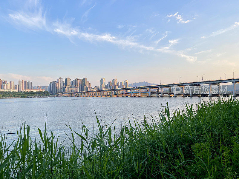 Seoul Han River and Banpo Apartments汉江盘浦